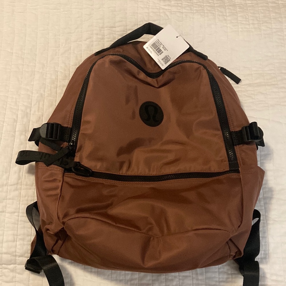 BRAND NEW LULULEMON “New Crew Backpack”